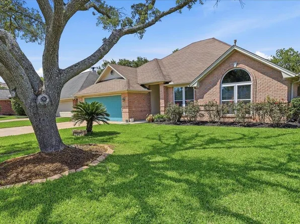 3945 Inverness Dr, Beaumont, TX 77707