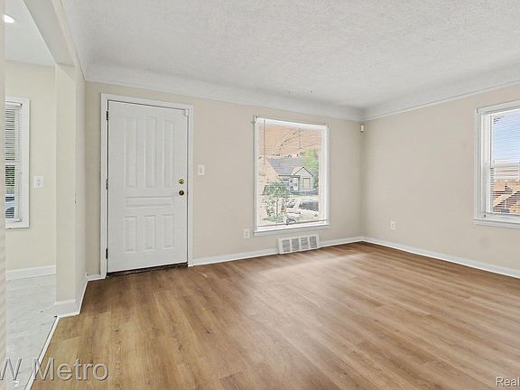5th image of 1680 S Ethel St