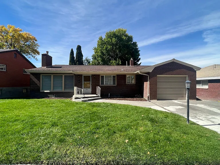 234 Cornell Ave — Photo 1