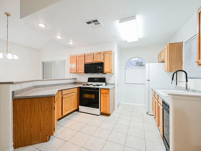 2925 Wigwam Pkwy #124 — Photo 13