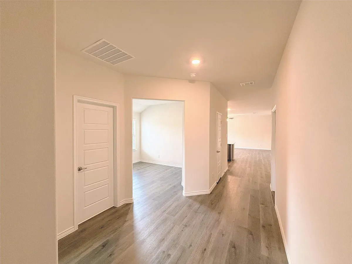 Building Photo - 6233 Lassen Ct