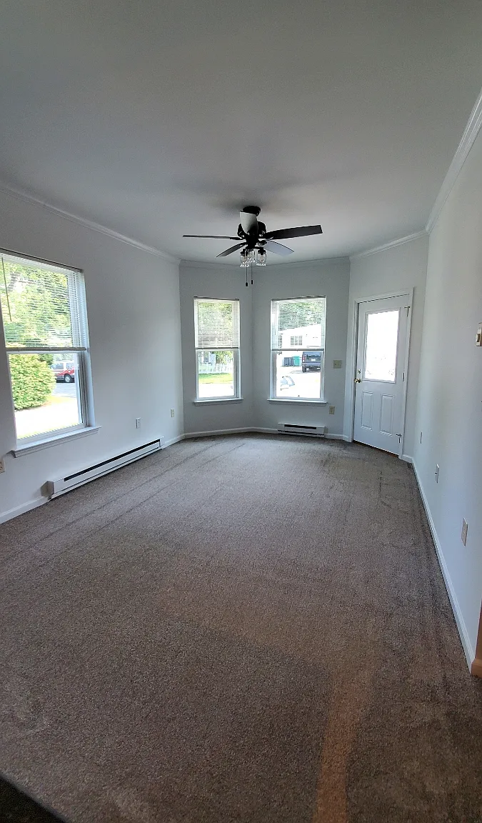 3 bed, 1000 sqft, $2,150 — Photo 3