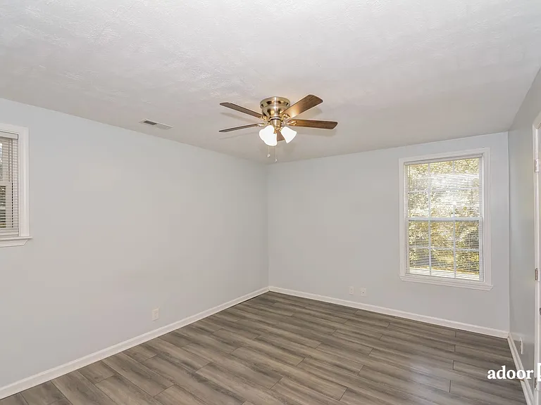 111 McKinley St — Photo 12