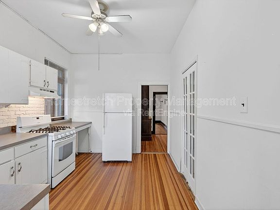 3rd image of 3307 Halliday Ave