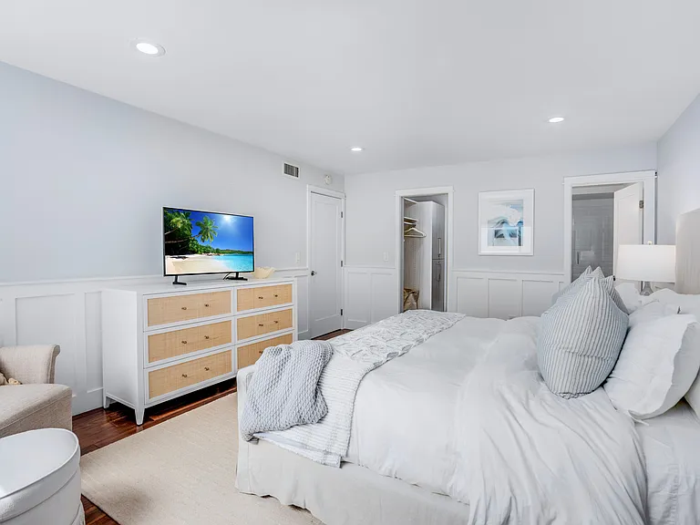 1522 Ynez Pl — Photo 11