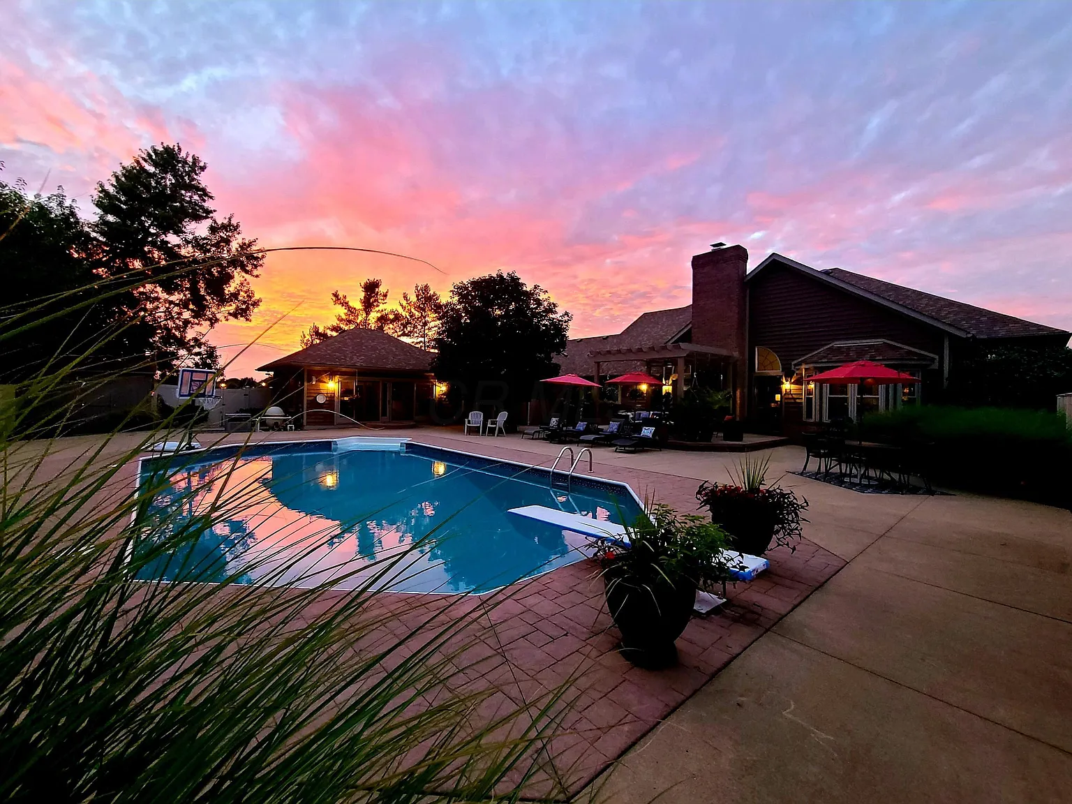 1035 Damon Dr photo 1