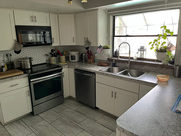1521 Burning Tree Ln — Photo 9
