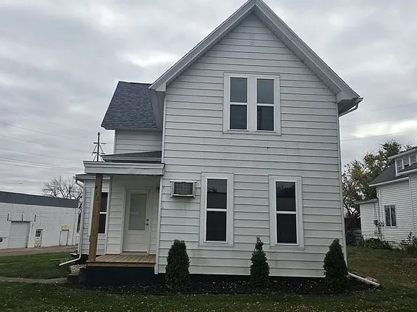 413 W Cedar St, Cherokee, IA 51012