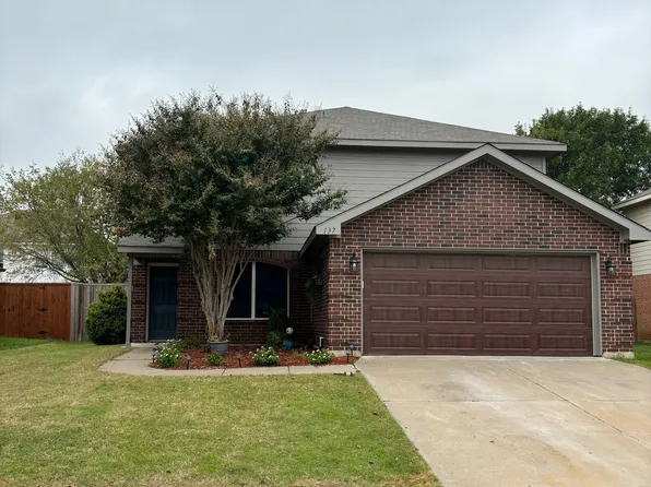 137 Centennial Pl, Crowley, TX 76036