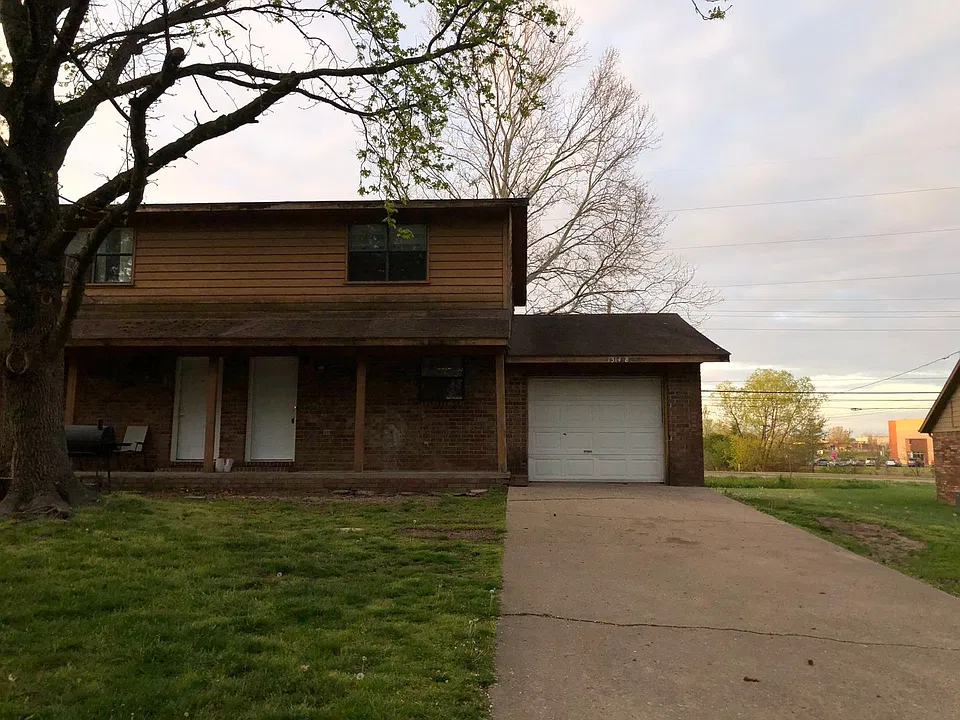 1314B Royal Dr