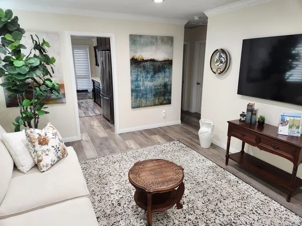 2697 W Parkside Ln, Anaheim, CA 92801