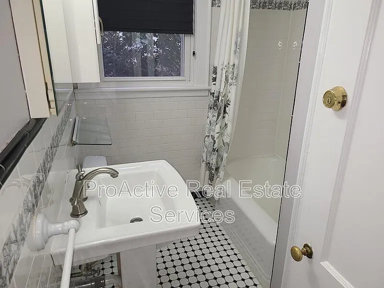 105 W Arden Cir — Photo 8