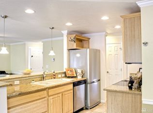 1728 E Pioneer APT 15, Puyallup, WA 98372