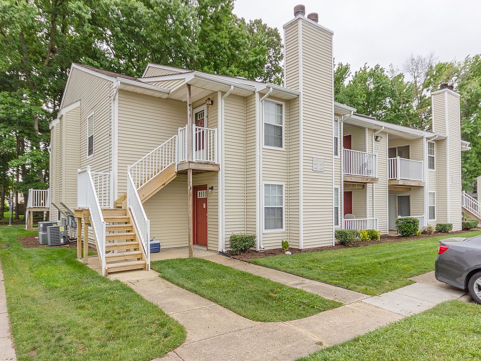 1st image of 647 Crows Nest Ct