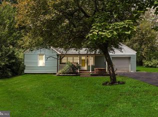 33 Oregon Ave, Mount Laurel, NJ 08054