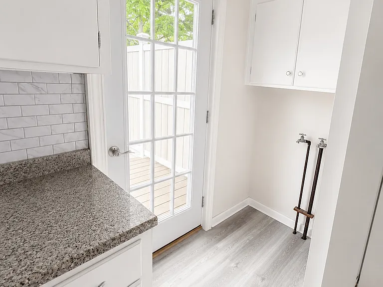167 Pine St #2 — Photo 6