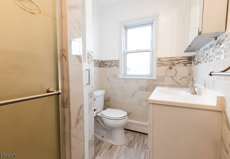 210 Globe Ave — Photo 15