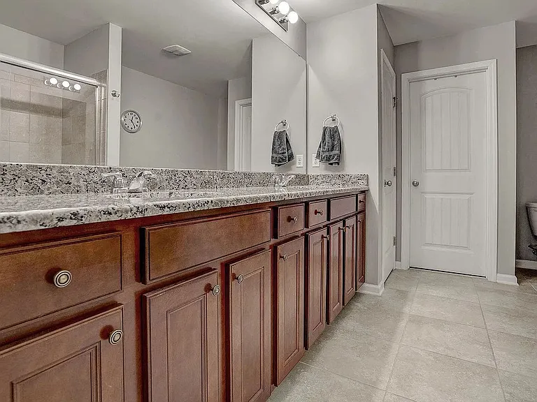 239 Lynchwick Ln — Photo 14