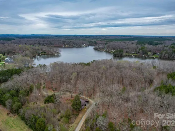 175 Harborgate Dr #201, Denton, NC 27239