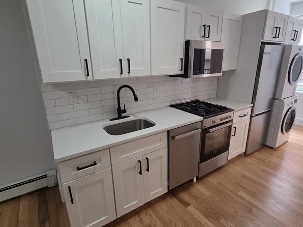 165 Salem St APT 3, Boston, MA 02113