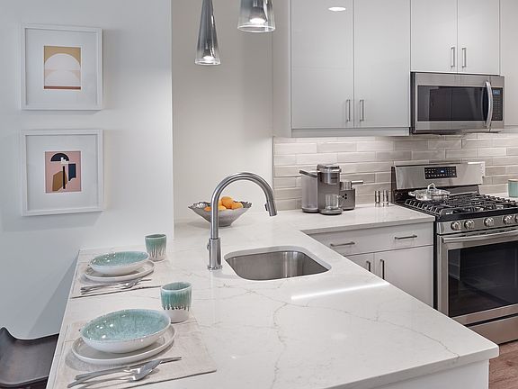 5th image of 10 Green St APT 332