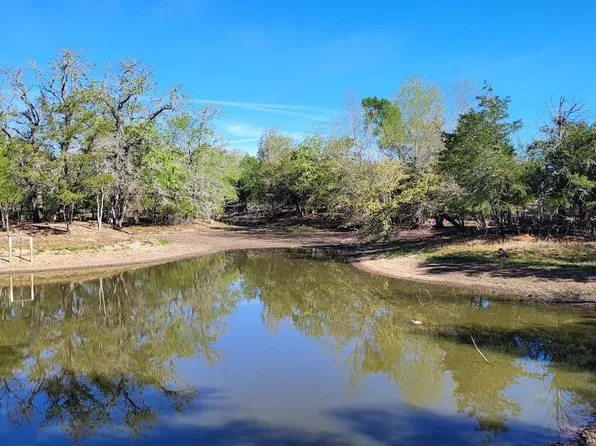 1689 Fm 2104, Paige, TX 78659