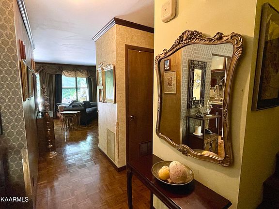 3rd image of 8400 Olde Colony Trl