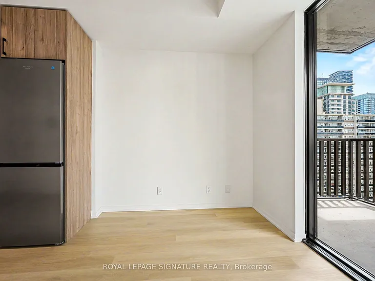 109 Erskine Ave #1111 — Photo 30