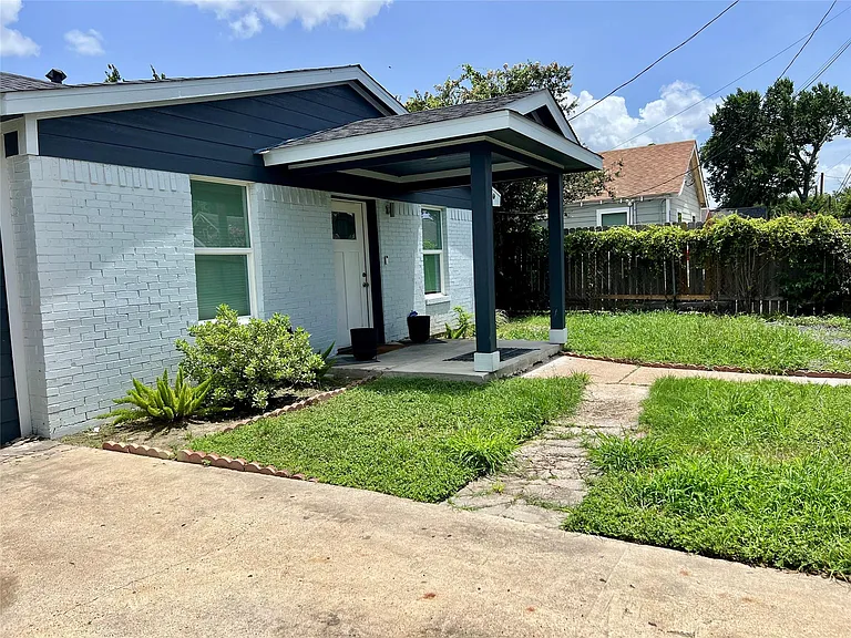 1119 Panama St — Photo 1