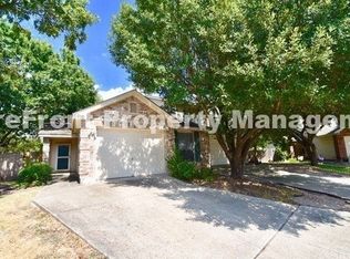 6910 Bermuda Trl, San Antonio, TX 78240