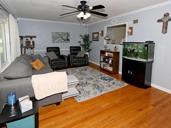 4th image of 40 Cortez Dr