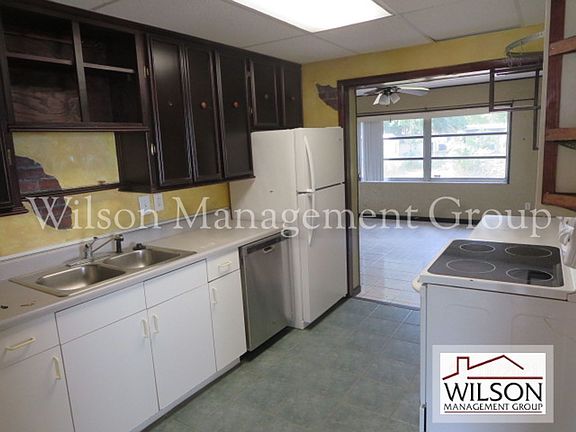 5th image of 2408 Drake Dr