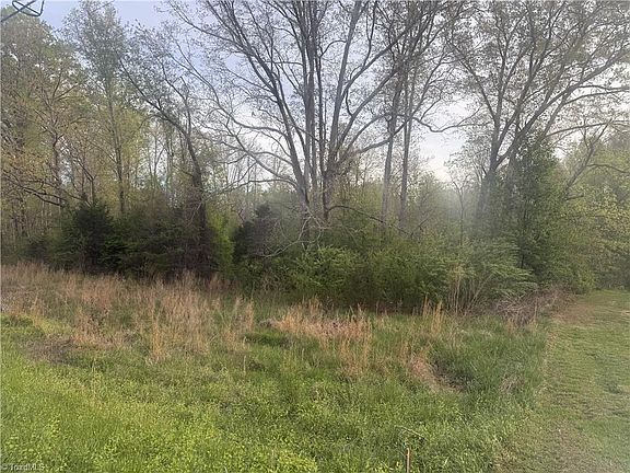 3rd image of 2413 Price Rd