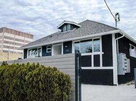 1036 N Bonnie Brae St