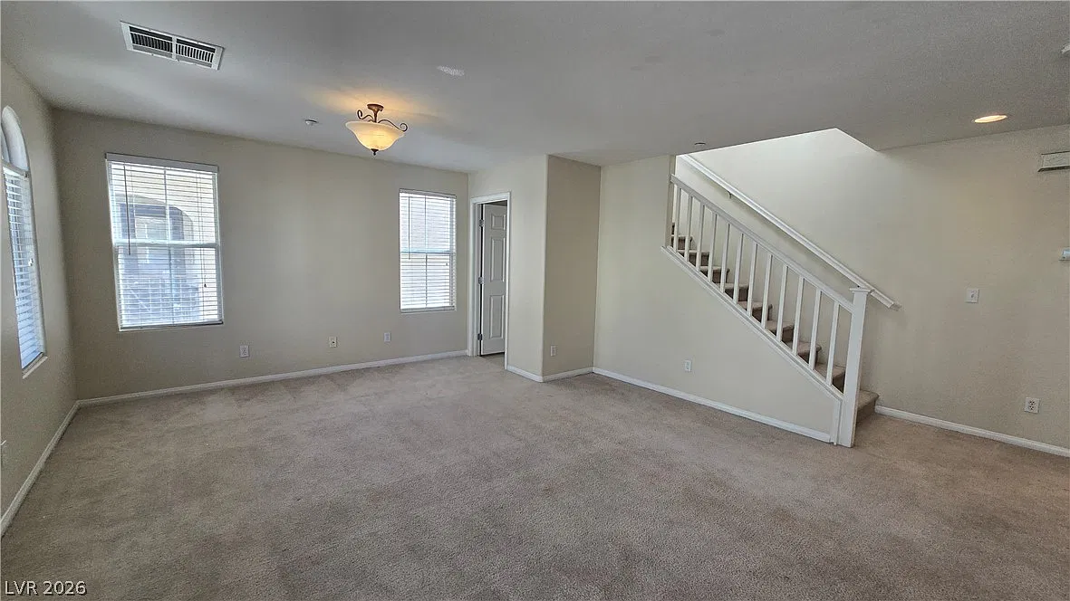 4 bed, 3.5 bath, 1686 sqft, $1,945 — Photo 3