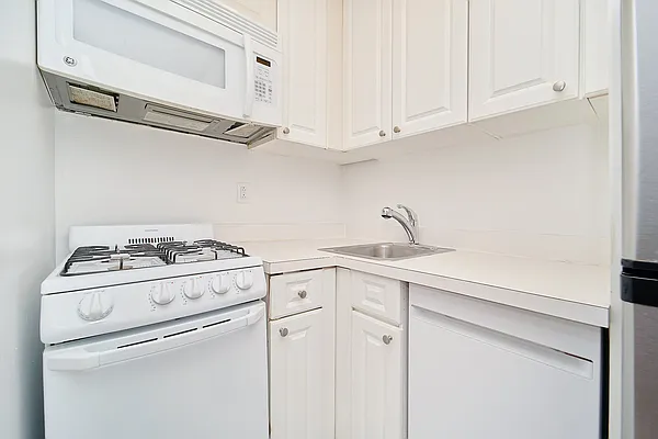 Rented by Living New York | media 19