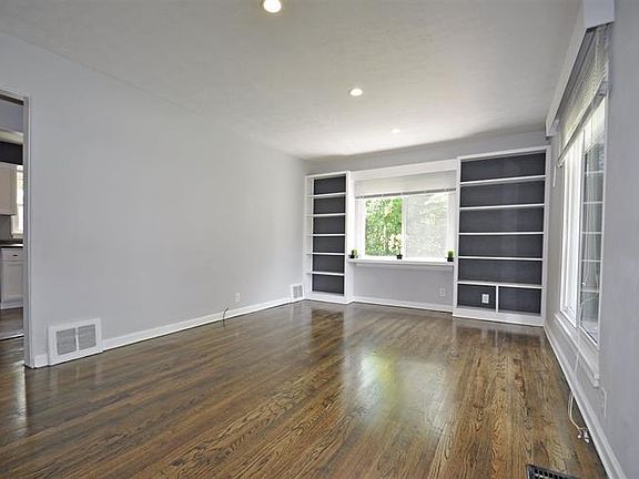 4th image of 54610 29th St