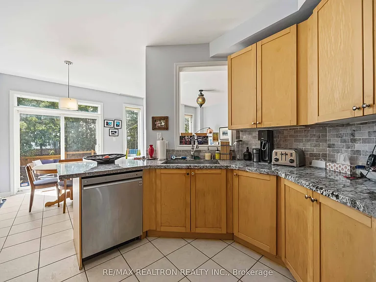 23 Amberty St — Photo 12