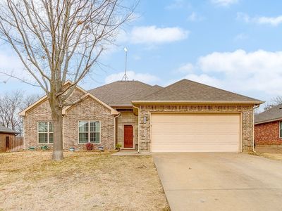 707 Brandt St, Grandview, TX, 76050