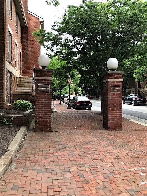 Lee Street Harbor Way East Condo