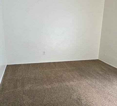 4th image of 393 Shady Ln APT 108