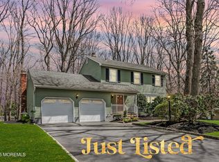 23 Manalapan Woods Dr, Manalapan, NJ 07726