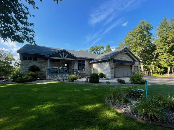 13966 346th Ct, Lindstrom, MN 55045