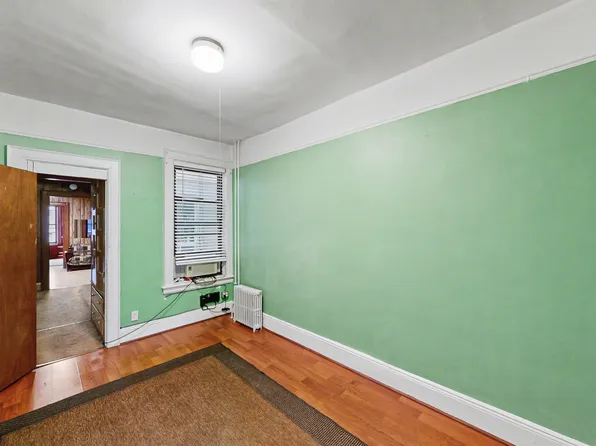 1722 Putnam Avenue image 4 of 30