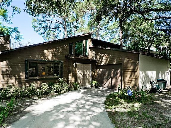 3rd image of 2348 Arden Dr