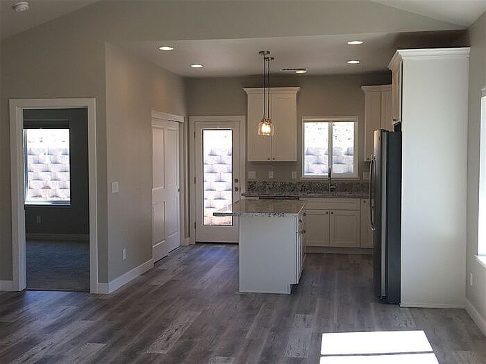 1st image of 1220 Wild Oak Ct