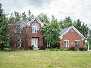 15 Ponderosa Ct, Orchard Park, NY 14127