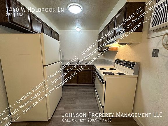 3rd image of 7440 W Holbrook Ln #102