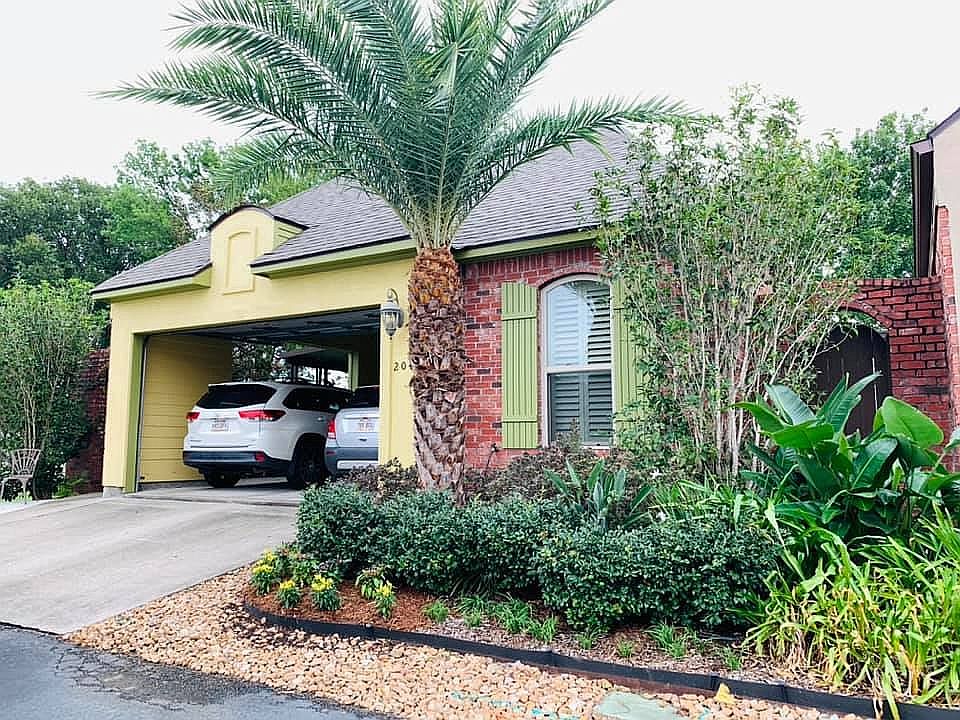 1st image of 206 Palm Springs Dr