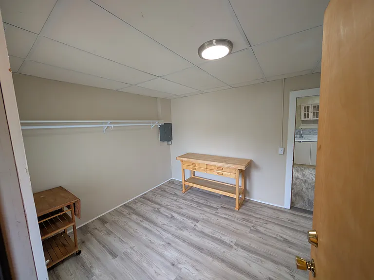 First room / Laundry room